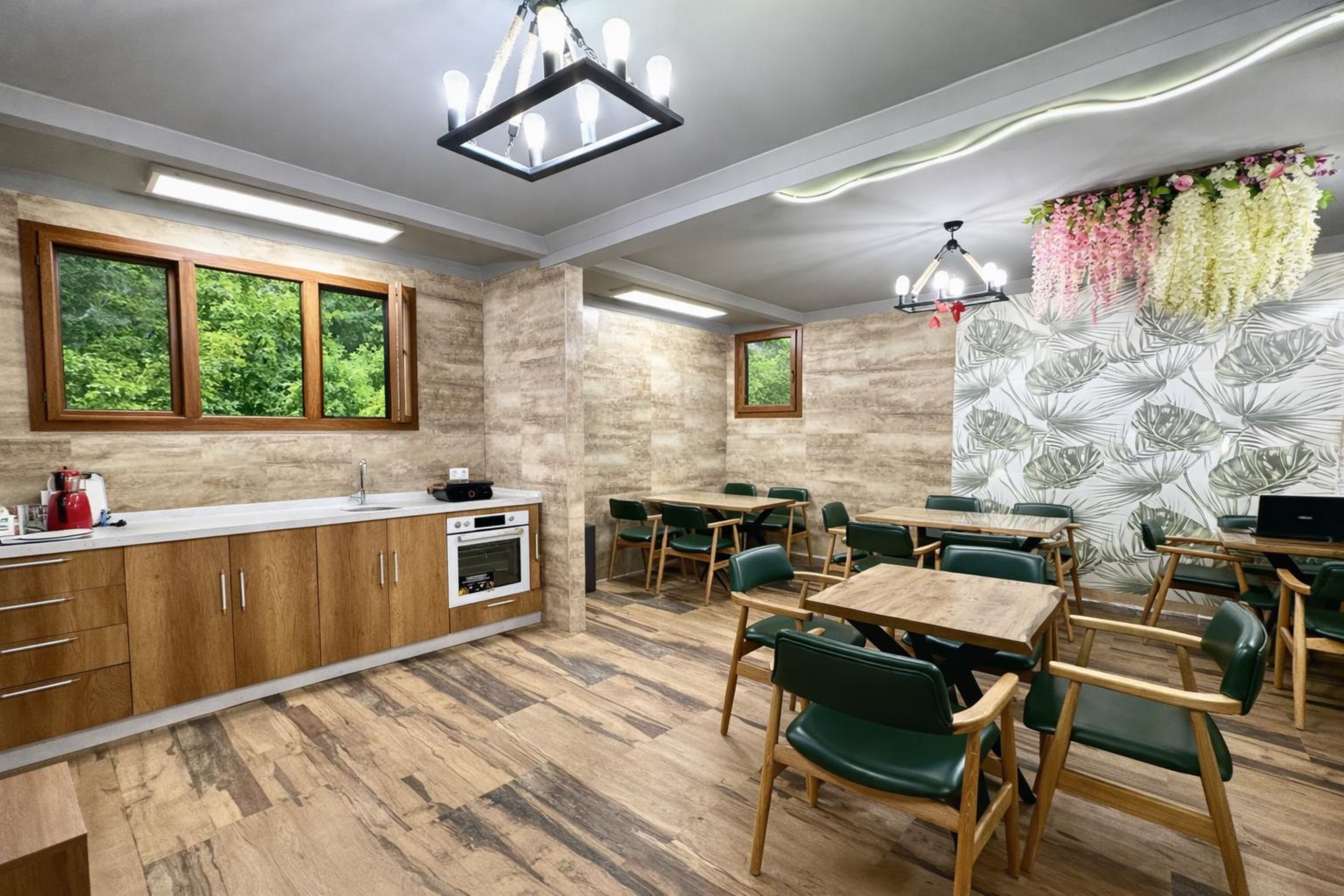 Stylish breakfast and cafe area at Kilic Boutique Hotel Istanbul